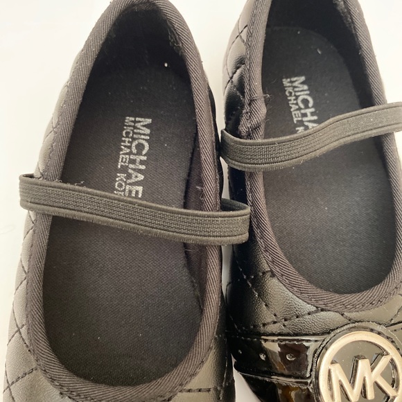 NWOB Michael Kors Lil Mallory Girls Quilted Black Logo Ballet Flats - Size 7 - Picture 6 of 7